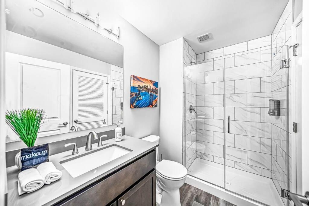 2Br Unit In The Heart Of Dt With View Of Playhouse Square, Pool & Gym Access- 305 Lägenhet Cleveland Exteriör bild