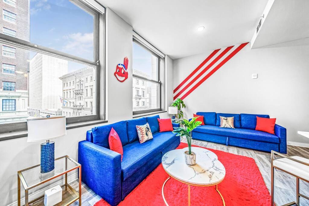 2Br Unit In The Heart Of Dt With View Of Playhouse Square, Pool & Gym Access- 305 Lägenhet Cleveland Exteriör bild