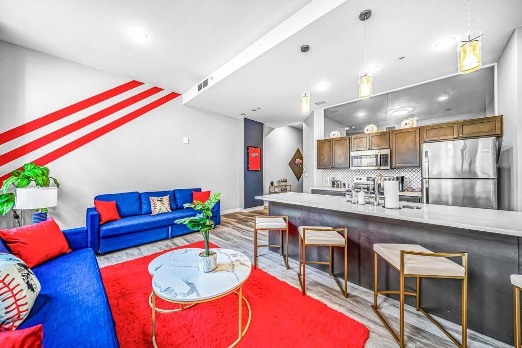 2Br Unit In The Heart Of Dt With View Of Playhouse Square, Pool & Gym Access- 305 Lägenhet Cleveland Exteriör bild
